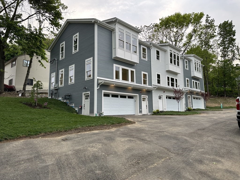 33 Dominion Road, Unit B Worcester, MA 01605 - Photo 1 of 17 Gallery Image 1