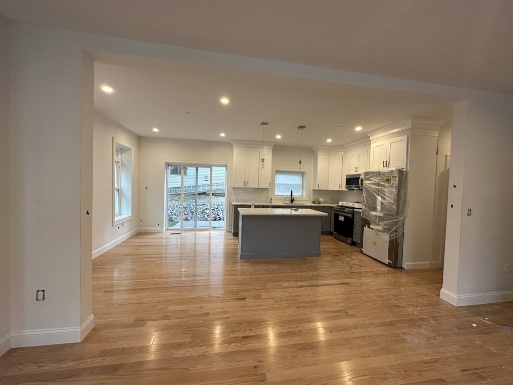 33 Dominion Road, Unit B Worcester, MA 01605 - Photo 2 of 17 Gallery Image 2