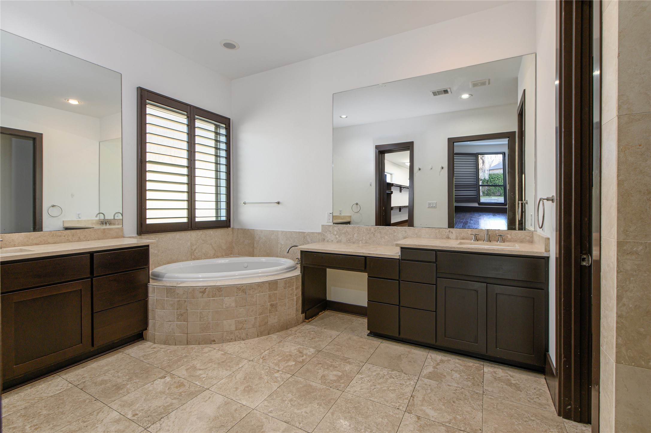 30 Freestone Stream Place Spring, TX 77389 - Photo 26 of 43 PRIMARY BATH