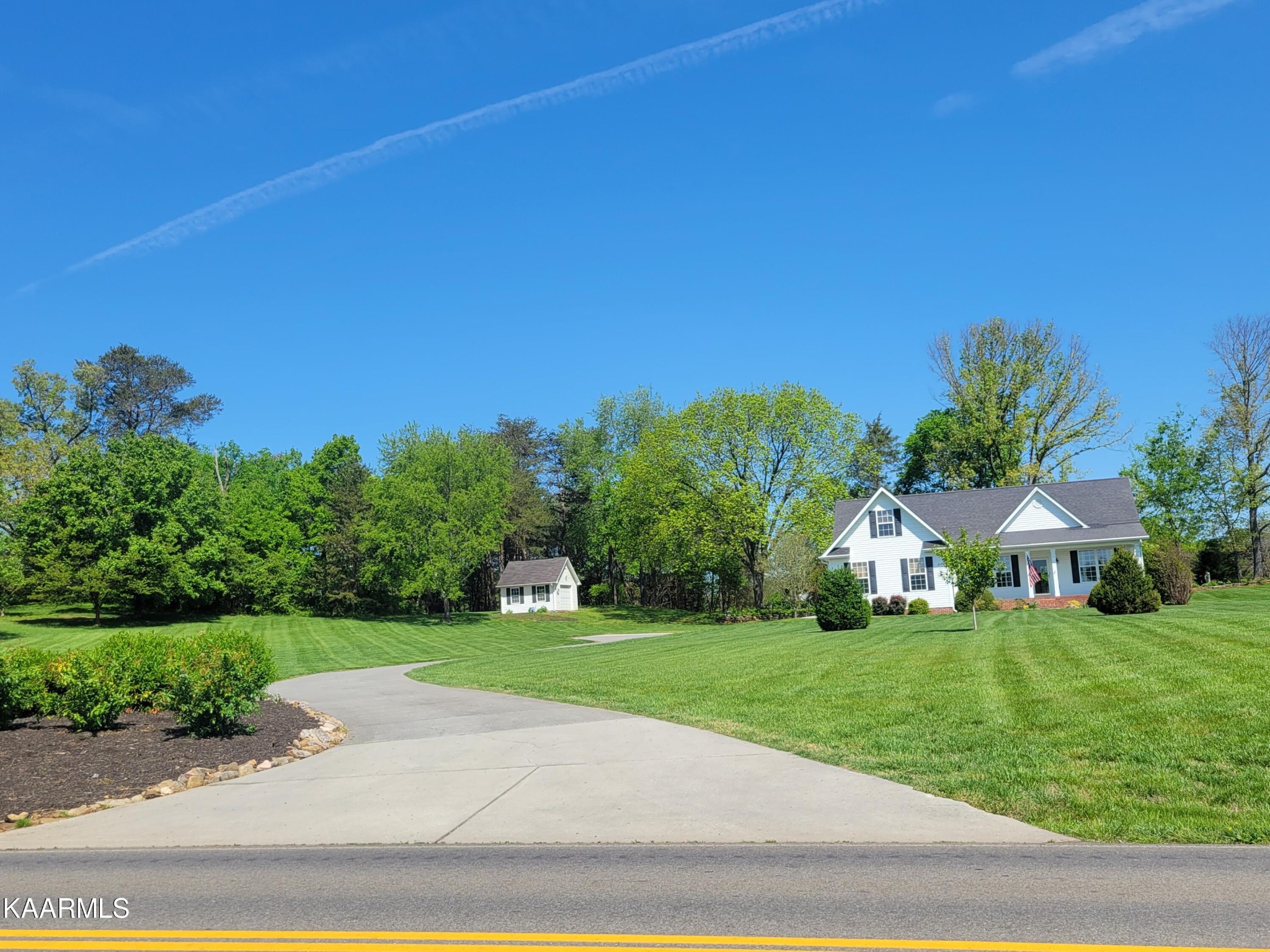 4943 Morganton Road Greenback, TN 37742 - Photo 4 of 48 Gallery Image 4