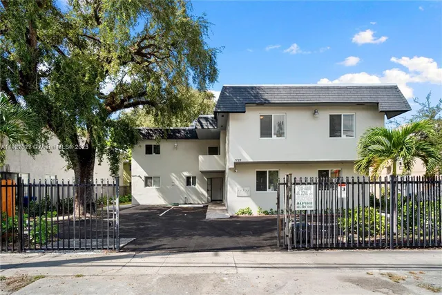 $2,100 | 7722 Northeast 3rd Court, Unit 2, Miami, FL 33138