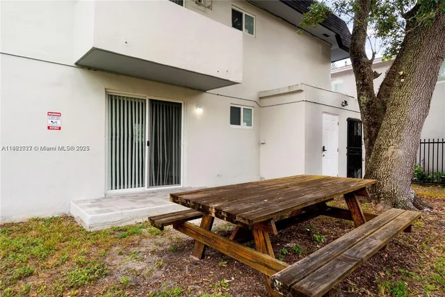 $2,100 | 7722 Northeast 3rd Court, Unit 2, Miami, FL 33138