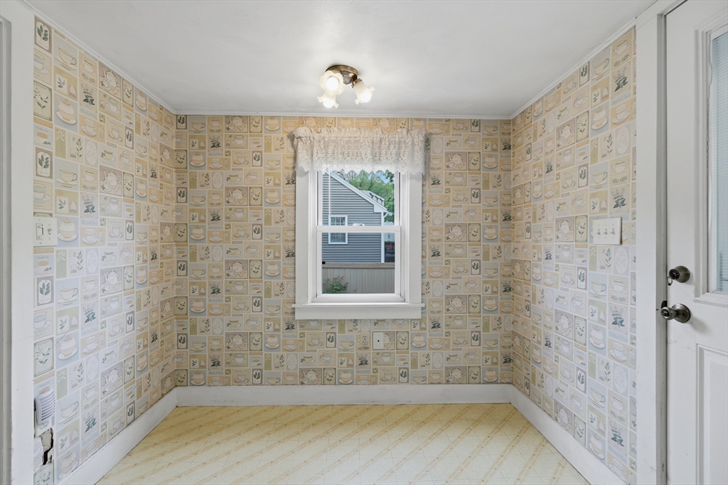 1 Brookhaven Road Worcester, MA 01606 - Photo 17 of 39