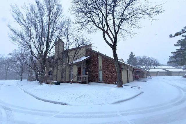 $250,000 | 7361 Radcliff Drive, West Bloomfield, MI 48322