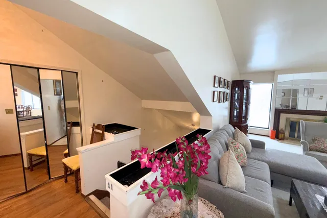 $250,000 | 7361 Radcliff Drive, West Bloomfield, MI 48322