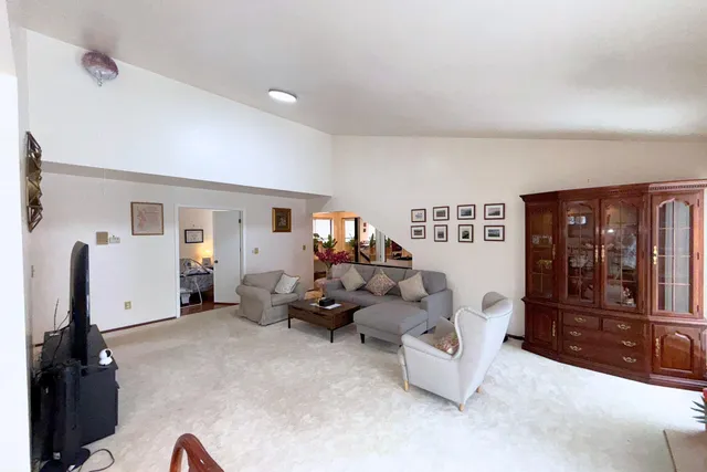 $250,000 | 7361 Radcliff Drive, West Bloomfield, MI 48322