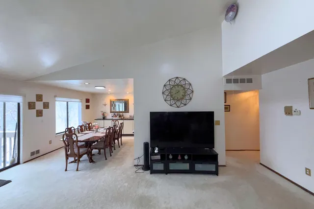 $250,000 | 7361 Radcliff Drive, West Bloomfield, MI 48322