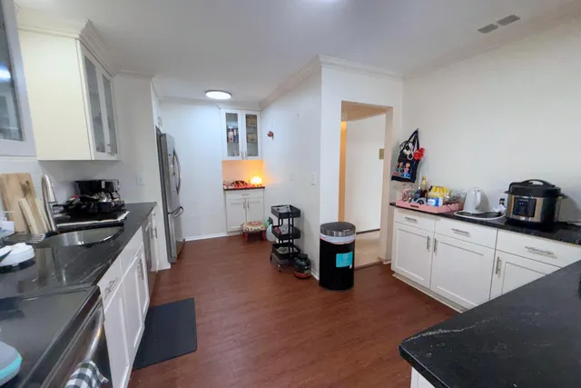 $250,000 | 7361 Radcliff Drive, West Bloomfield, MI 48322