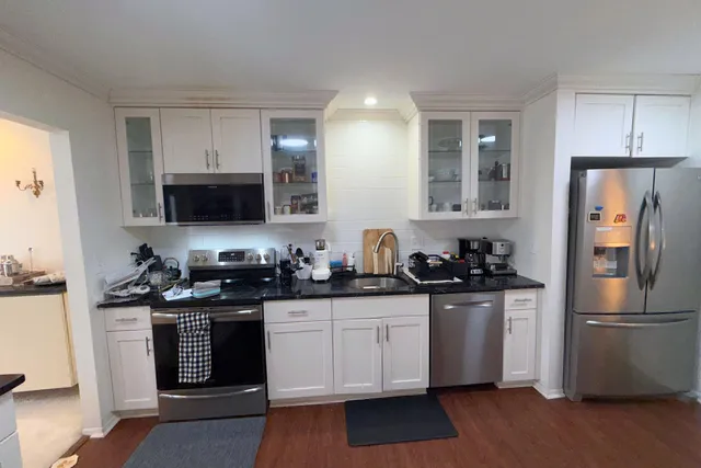 $250,000 | 7361 Radcliff Drive, West Bloomfield, MI 48322