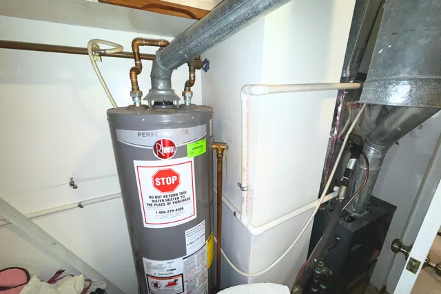 $250,000 | 7361 Radcliff Drive, West Bloomfield, MI 48322