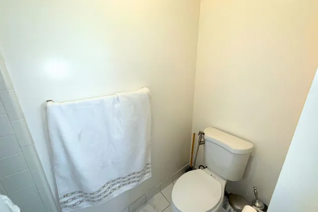 $250,000 | 7361 Radcliff Drive, West Bloomfield, MI 48322