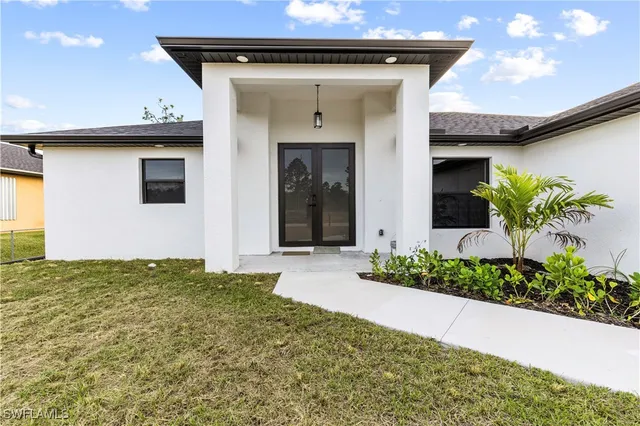 $2,400 | 456 Mercedes Court, Lehigh Acres, FL 33972