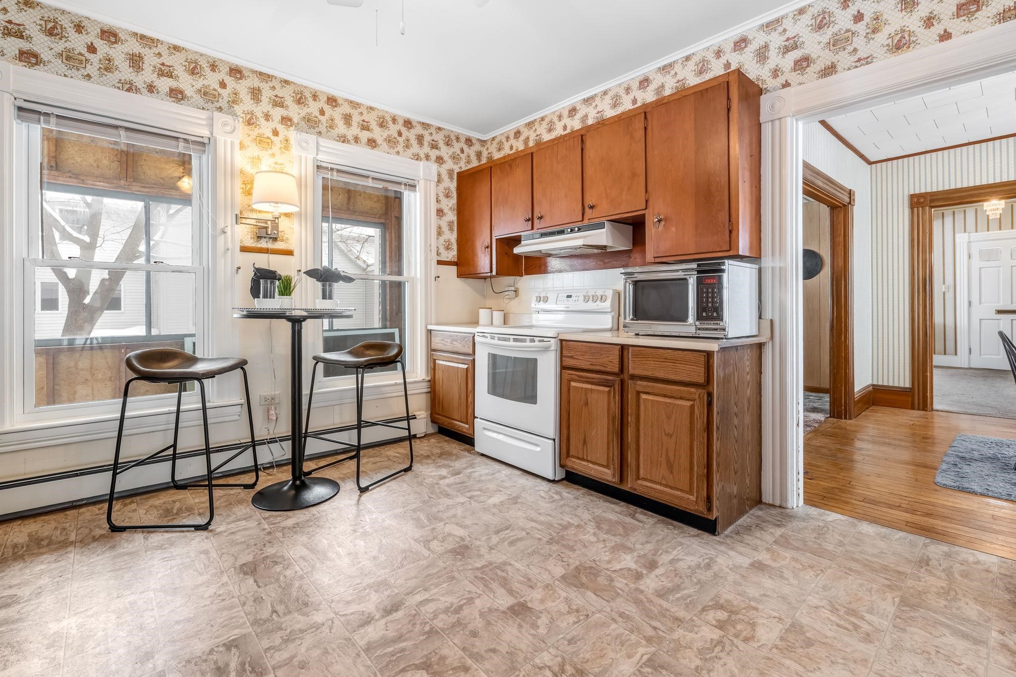 372 Orange Street Manchester, NH 03104 - Photo 16 of 34