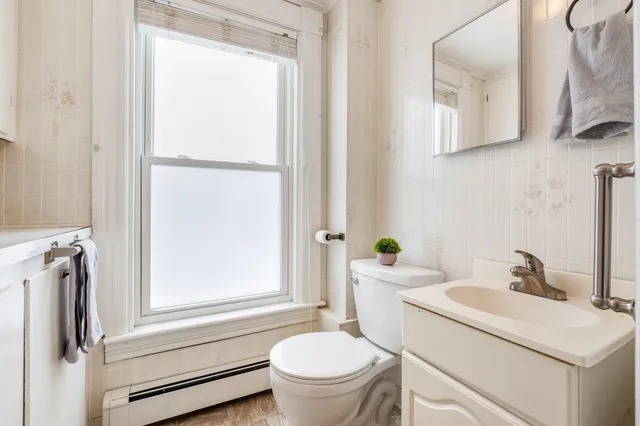 $399,000 | 372 Orange Street, Manchester, NH 03104