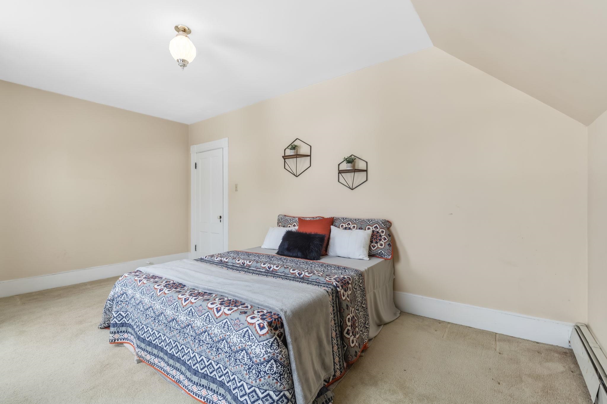 372 Orange Street Manchester, NH 03104 - Photo 22 of 34