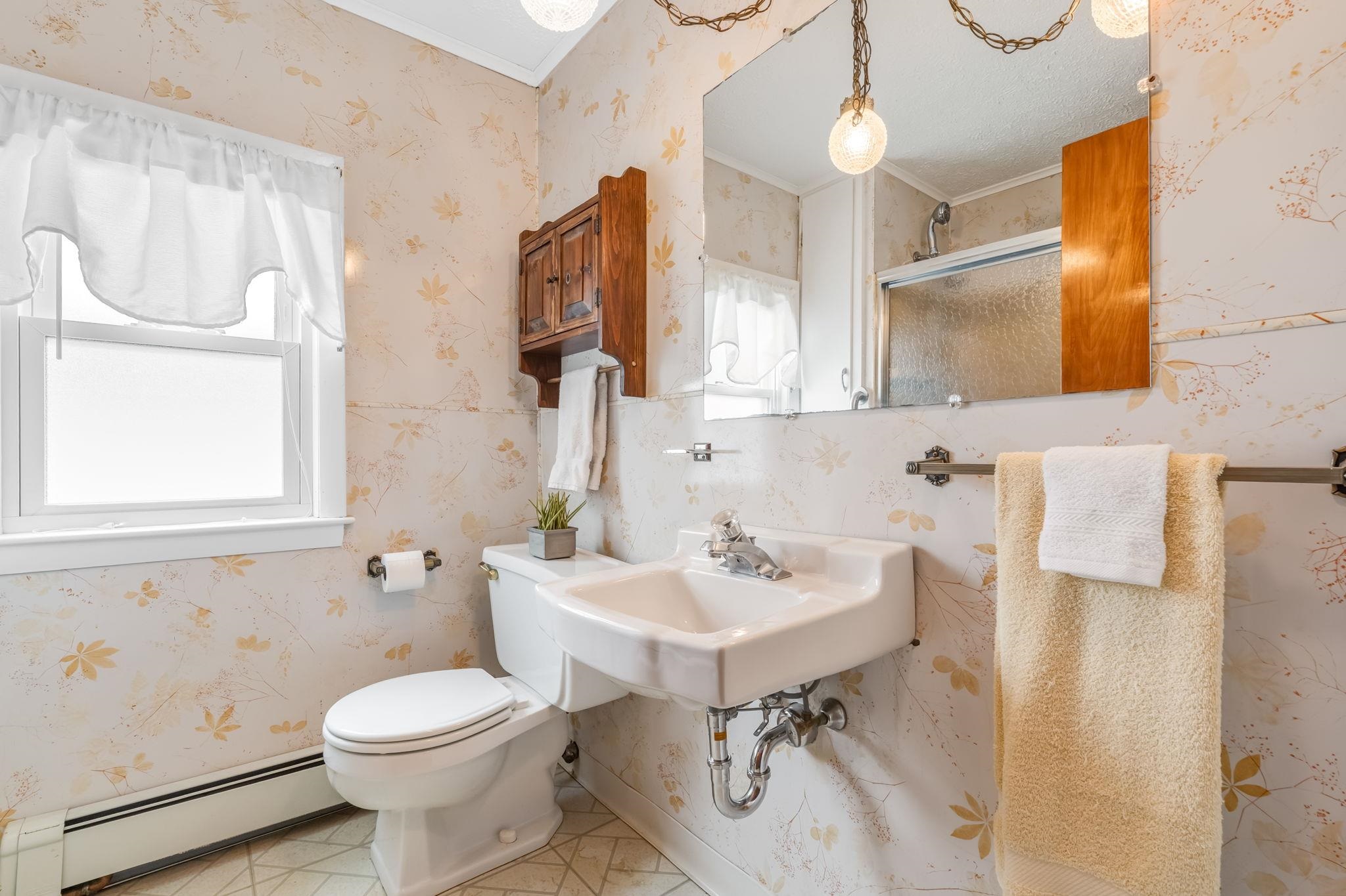 372 Orange Street Manchester, NH 03104 - Photo 29 of 34