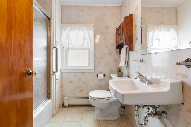 $399,000 | 372 Orange Street, Manchester, NH 03104