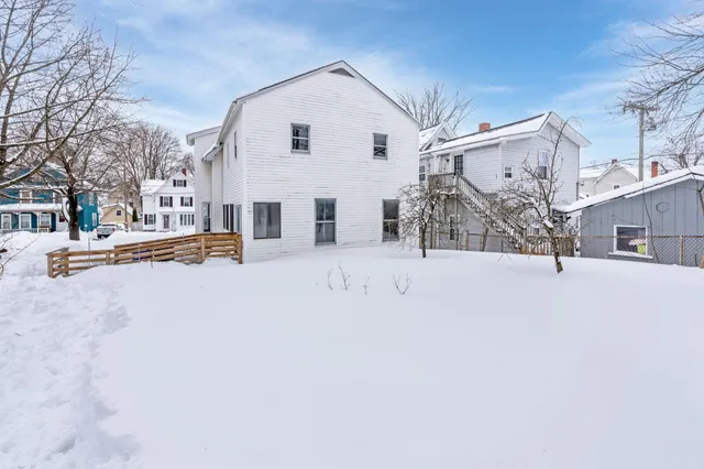 $399,000 | 372 Orange Street, Manchester, NH 03104
