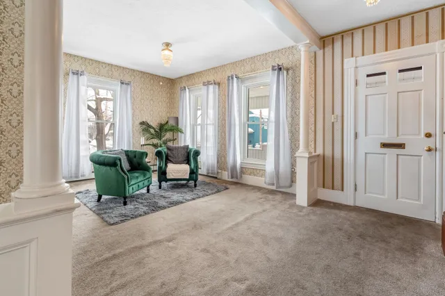 $399,000 | 372 Orange Street, Manchester, NH 03104