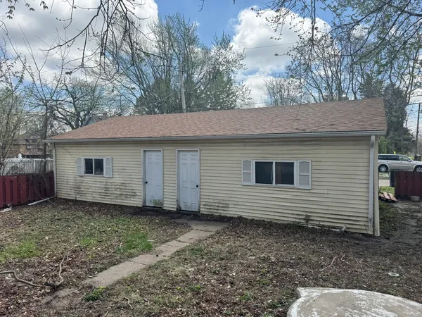 $900 | 915 West 14th Street, Davenport, IA 52804