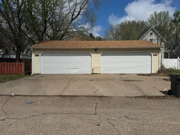 $900 | 915 West 14th Street, Davenport, IA 52804