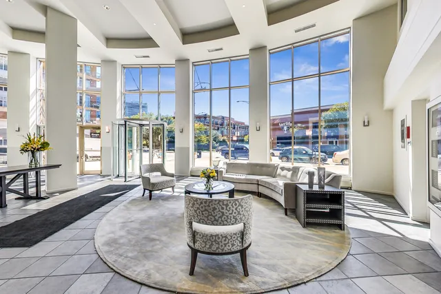 $550,000 | 1000 West Adams Street, Unit 203, Chicago, IL 60607