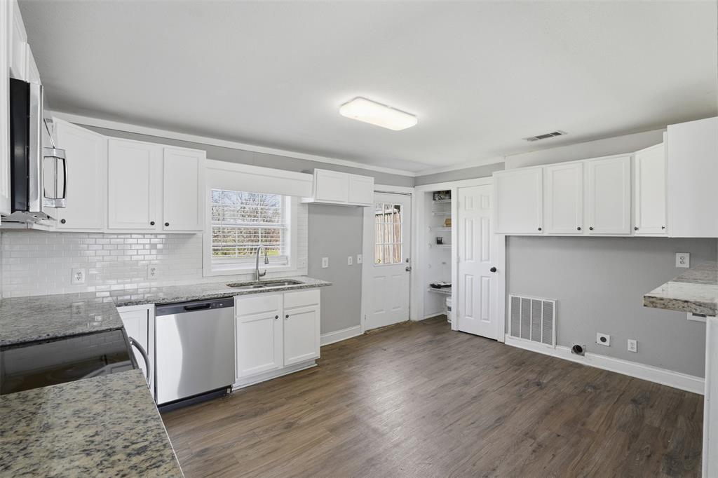 308 West Lamm Street Blue Ridge, TX 75424 - Photo 7 of 25