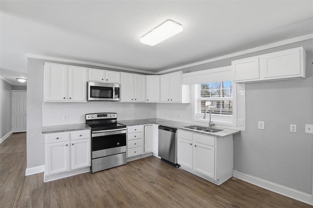 308 West Lamm Street Blue Ridge, TX 75424 - Photo 8 of 25