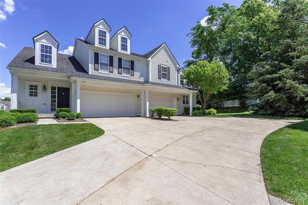 682 West Bluff Court Rochester Hills, MI 48307 - Photo 2 of 37