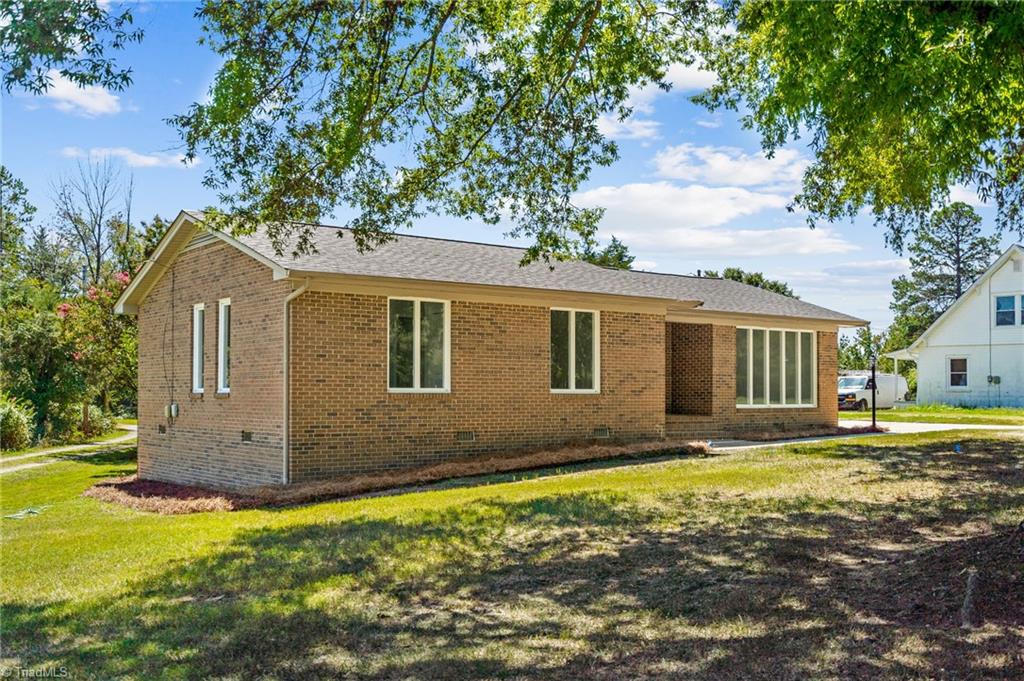 1729 Horneytown Road High Point, NC 27265 - Photo 3 of 31 Gallery Image 3