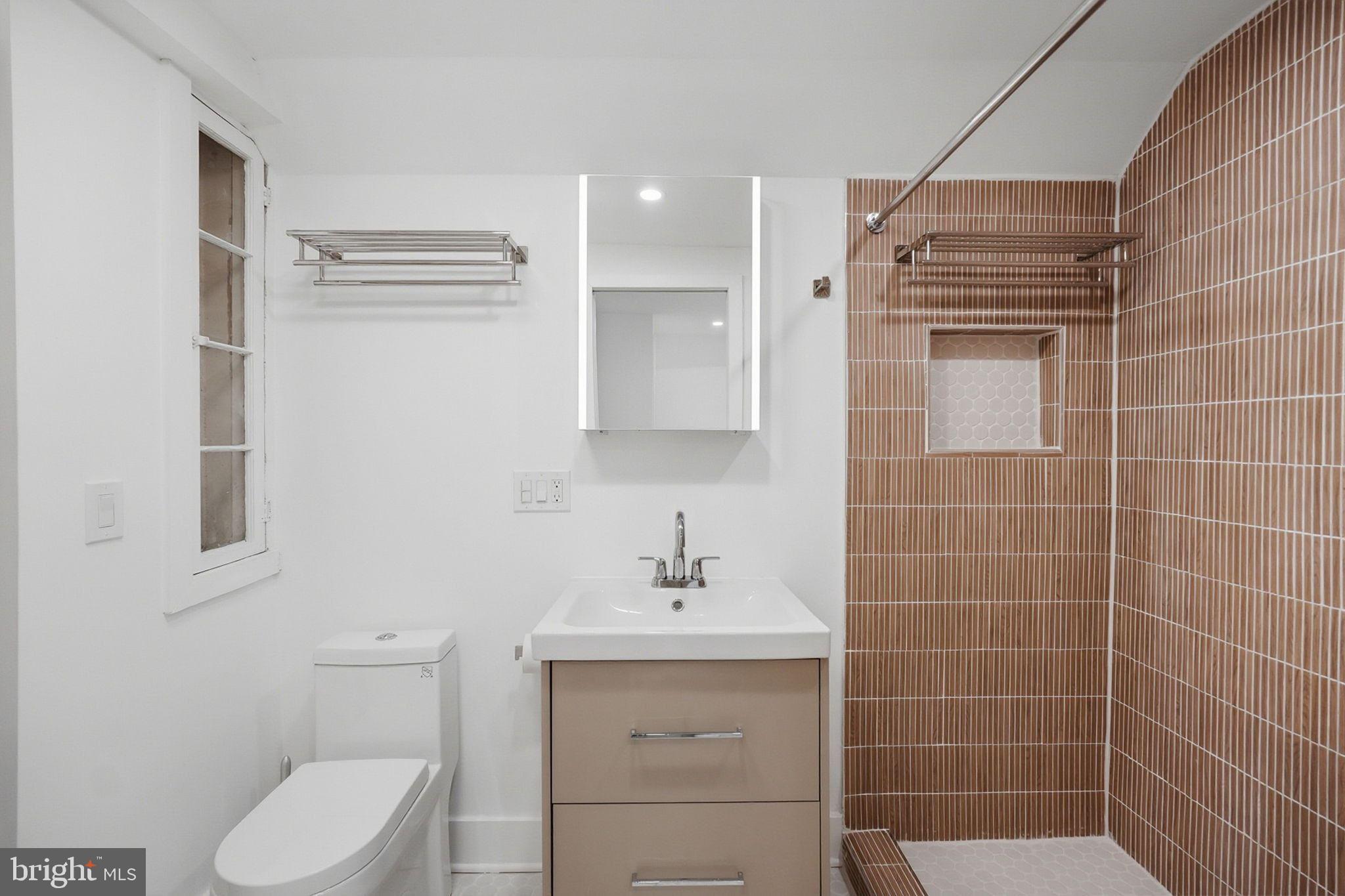 2028 Tunlaw Road Northwest Washington, DC 20007 - Photo 21 of 23 Full Bath