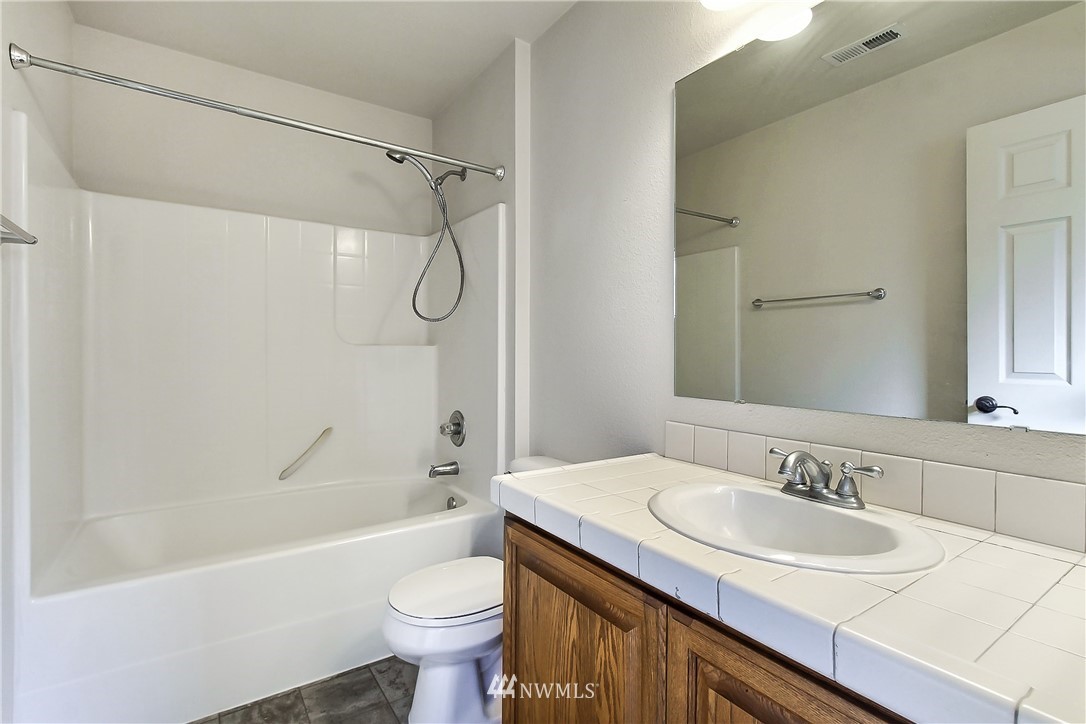 4164 Edgewater Boulevard Northeast Lacey, WA 98516 - Photo 12 of 15