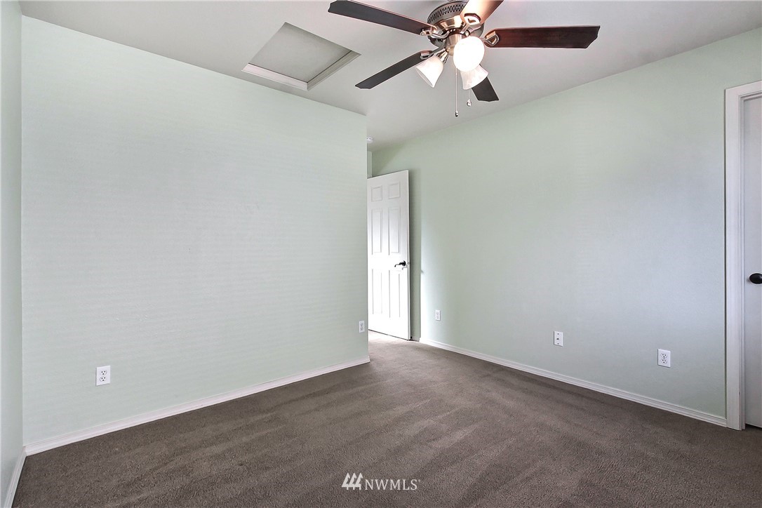 4164 Edgewater Boulevard Northeast Lacey, WA 98516 - Photo 13 of 15