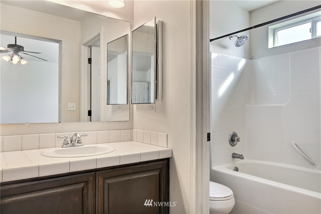 4164 Edgewater Boulevard Northeast Lacey, WA 98516 - Photo 10 of 15