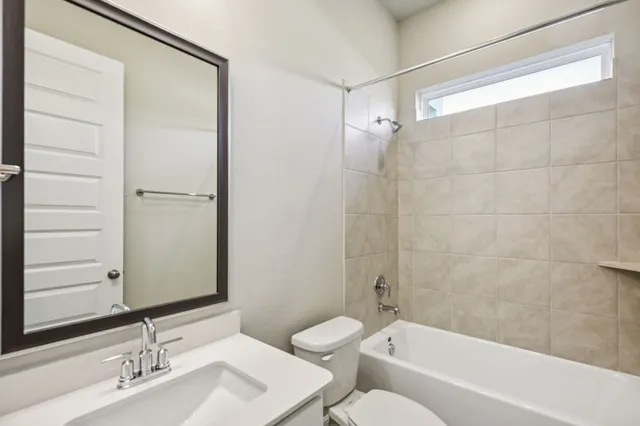 $341,920 | 625 Topwater Trail, Kemah, TX 77565