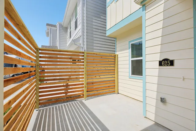 $341,920 | 625 Topwater Trail, Kemah, TX 77565