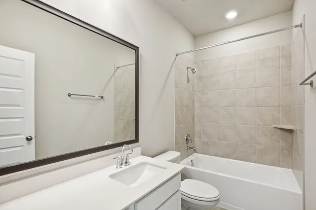 $341,920 | 625 Topwater Trail, Kemah, TX 77565