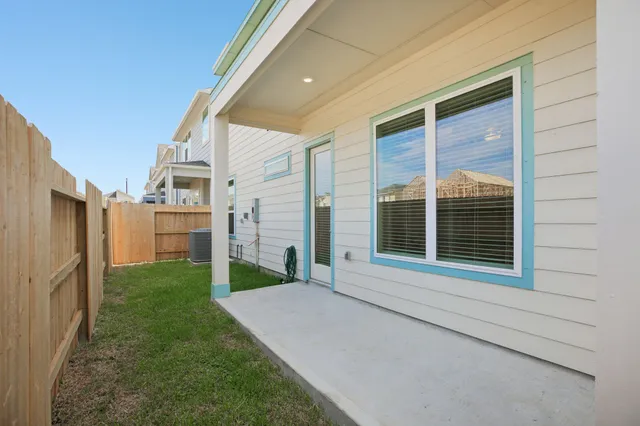 $341,920 | 625 Topwater Trail, Kemah, TX 77565