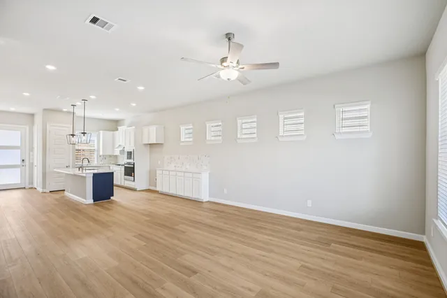 $341,920 | 625 Topwater Trail, Kemah, TX 77565