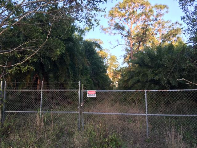 2310 A Road Loxahatchee, FL 33470 - Photo 4 of 15 Exterior Fence
