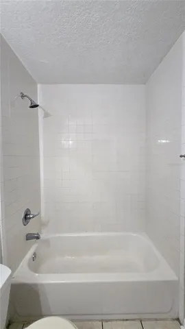 $1,000 | 11727 North 12th Street, Unit 5, Tampa, FL 33612