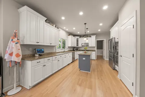 $685,000 | 26407 Silverleaf Drive, Plainfield, IL 60585