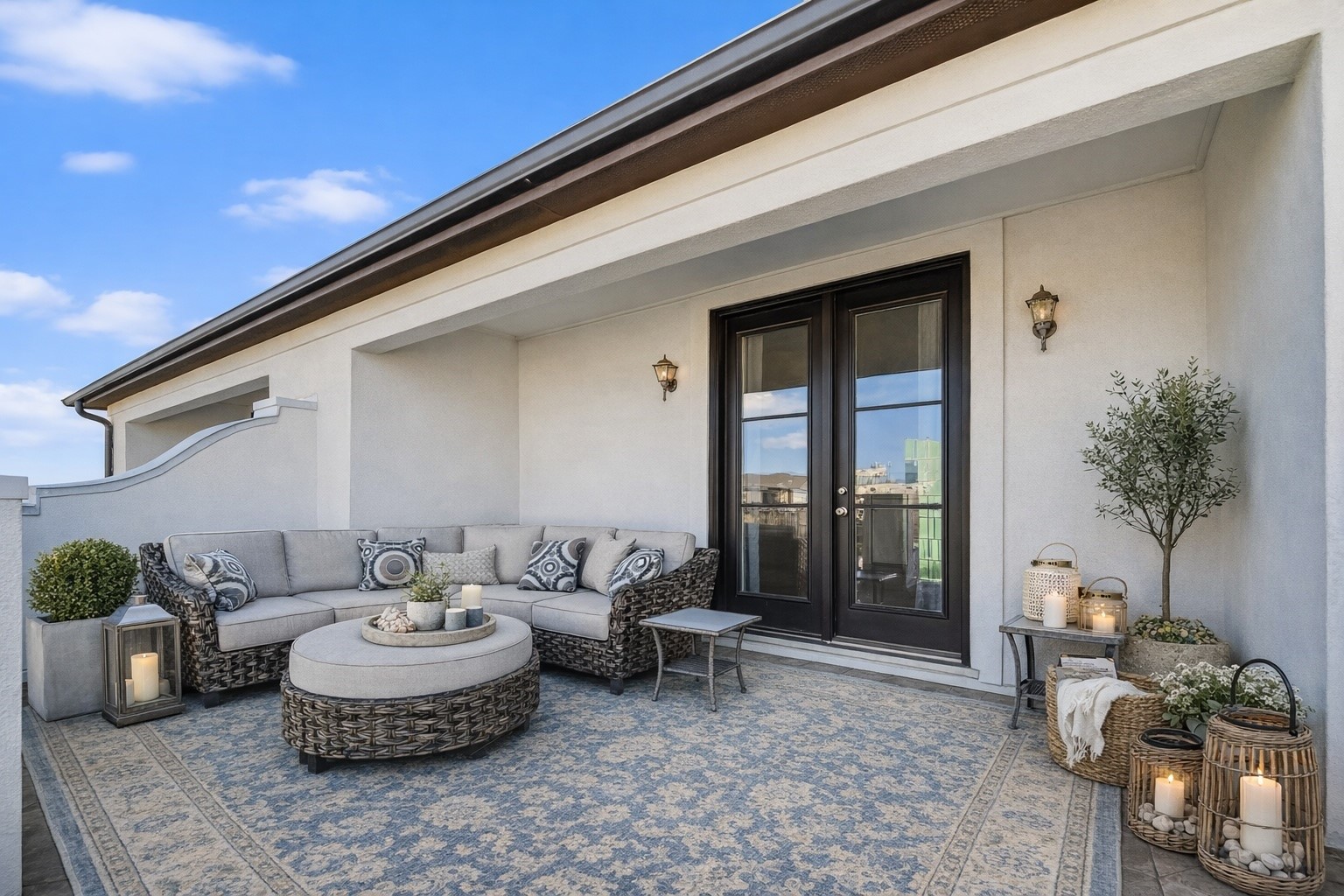 705 Delano Street Houston, TX 77003 - Photo 8 of 47 a living room with furniture and a potted plant