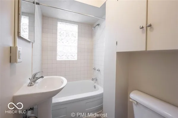 $1,200 | 264 North Holmes Avenue, Indianapolis, IN 46222