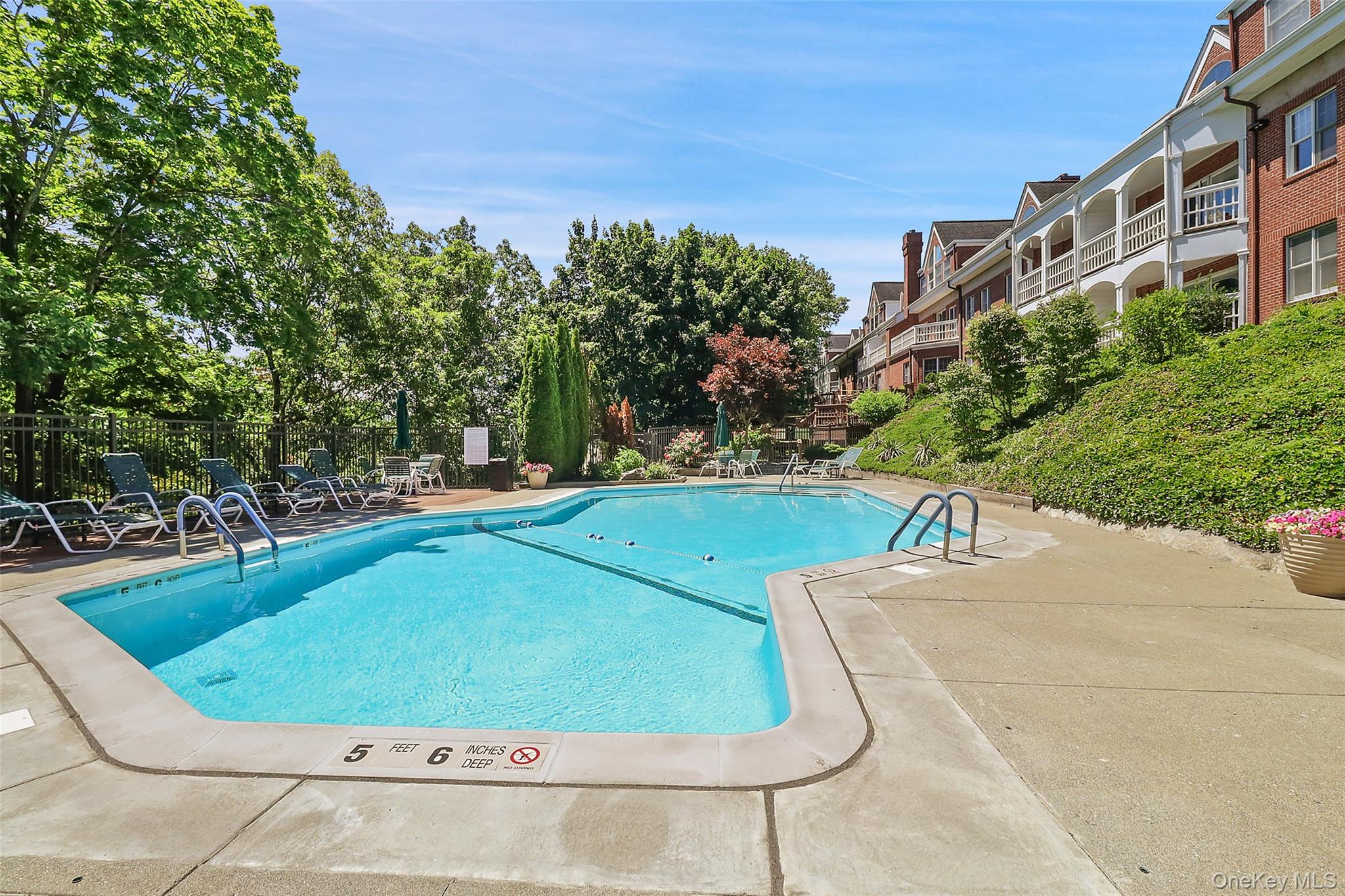 333 North State Road, Unit 45 Briarcliff Manor, NY 10510 - Photo 24 of 26 outdoor pool.