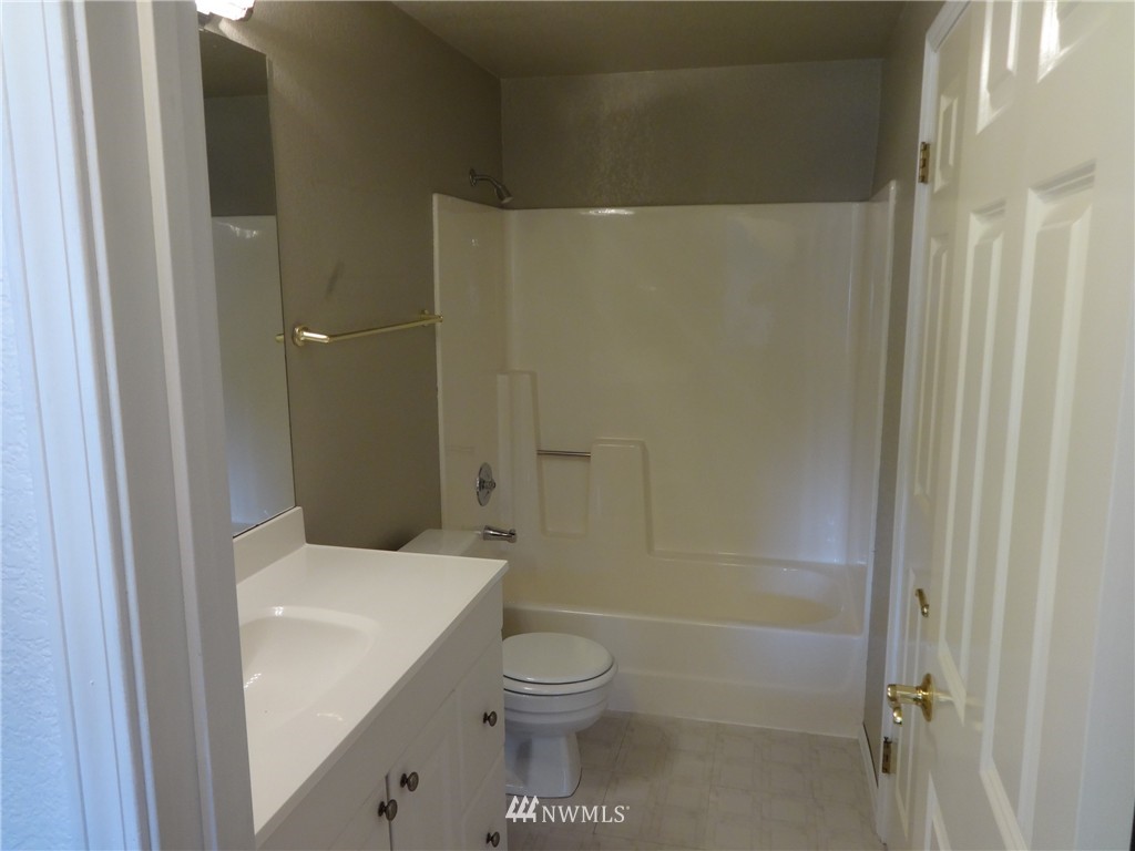 428 166th Place Southeast Bothell, WA 98012 - Photo 12 of 24 Gallery Image 12