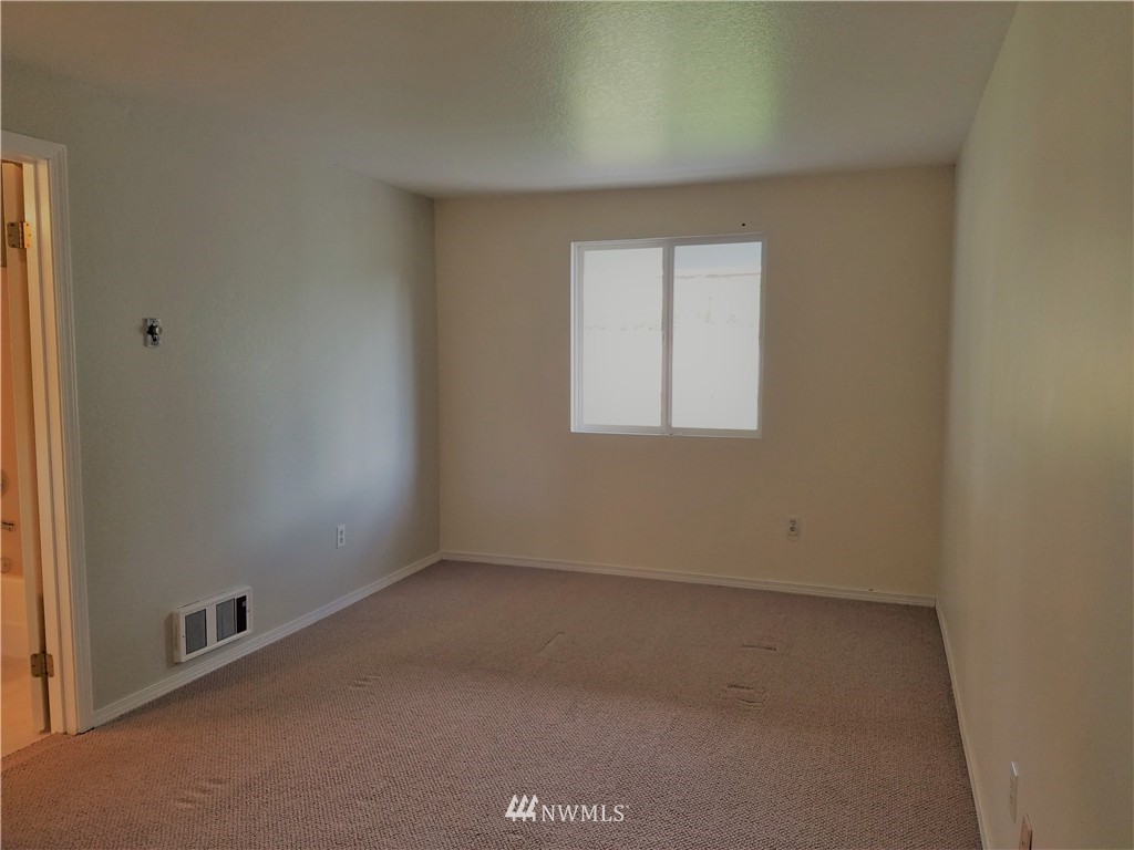 428 166th Place Southeast Bothell, WA 98012 - Photo 9 of 24 Gallery Image 9