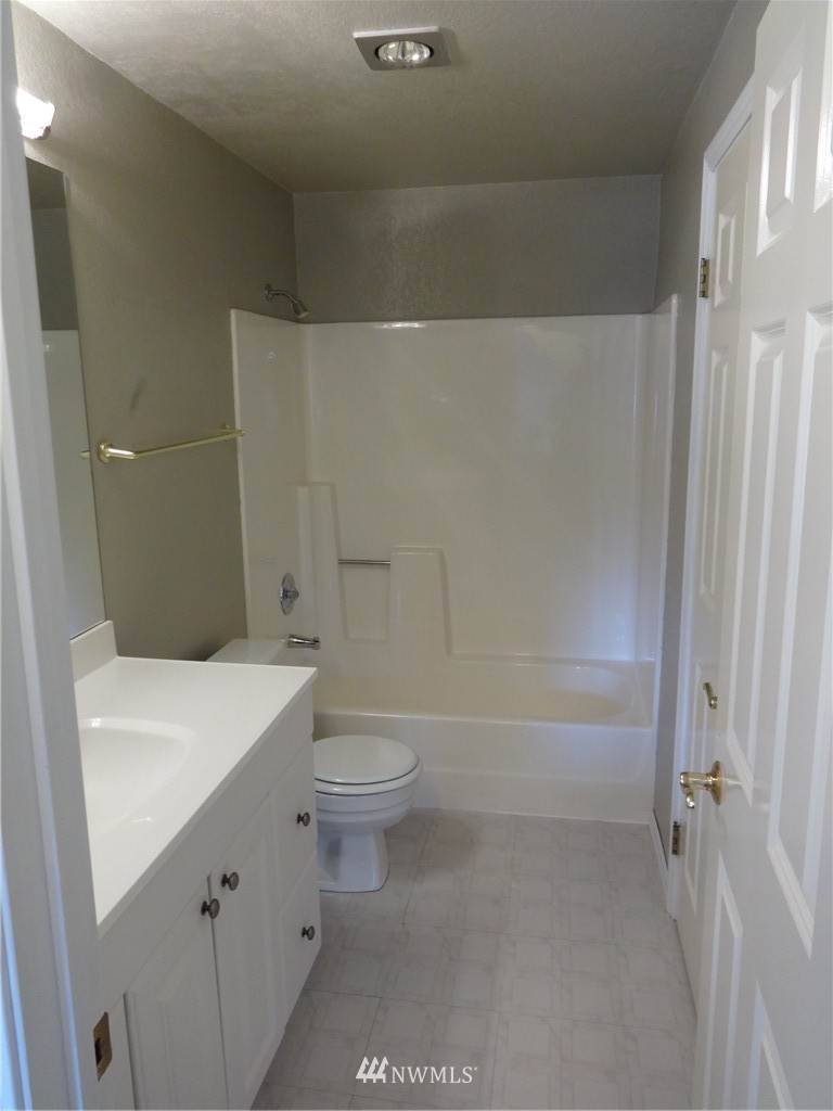 428 166th Place Southeast Bothell, WA 98012 - Photo 10 of 24 Gallery Image 10