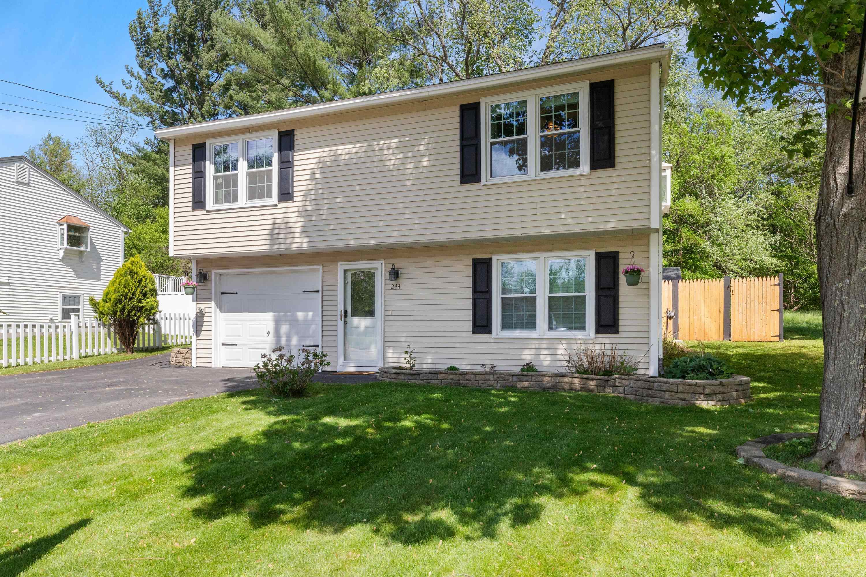 244 River Bank Road Manchester, NH 03103 - Photo 3 of 27 Gallery Image 3