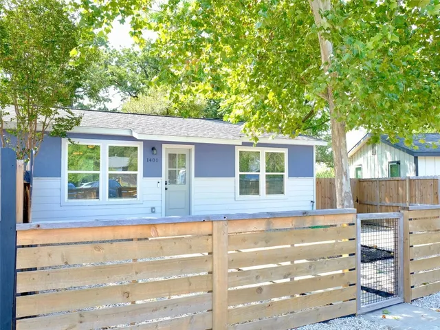 $2,000 | 1401 Marcus Place, Unit B, Austin, TX 78721